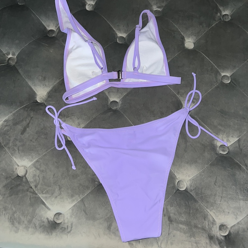 Bikini - Picture 4 of 4